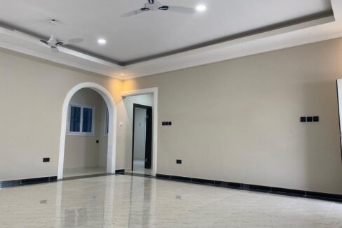 SPINTEX EXECUTIVE 3-BEDROOM PROPERTY FOR SALE