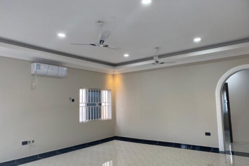 SPINTEX EXECUTIVE 3-BEDROOM PROPERTY FOR SALE