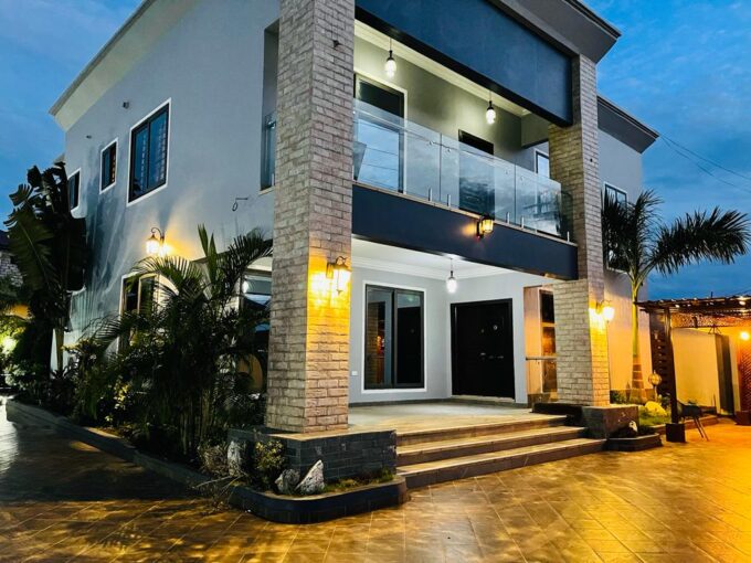 Lapaz 5 bedrooms for sale